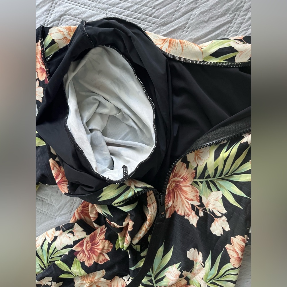 Rip Curl Black Floral Long Sleeve Swimsuit - Picture 7 of 7
